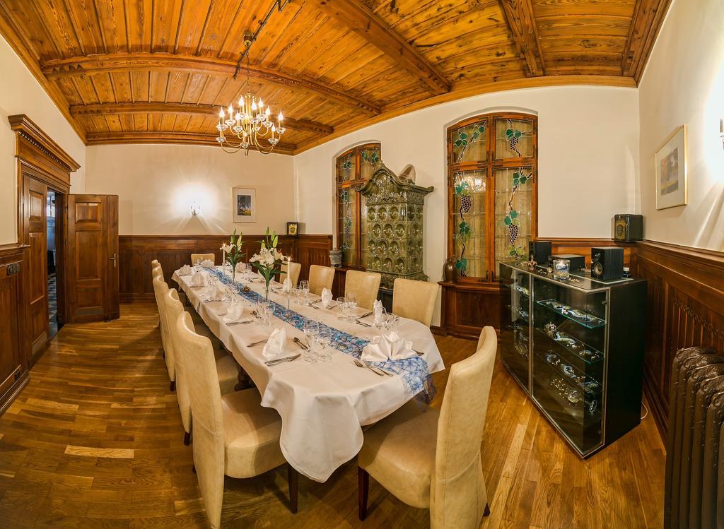 Hotel & Restaurant "Deutscher Kaiser" ペルレンブルク エクステリア 写真